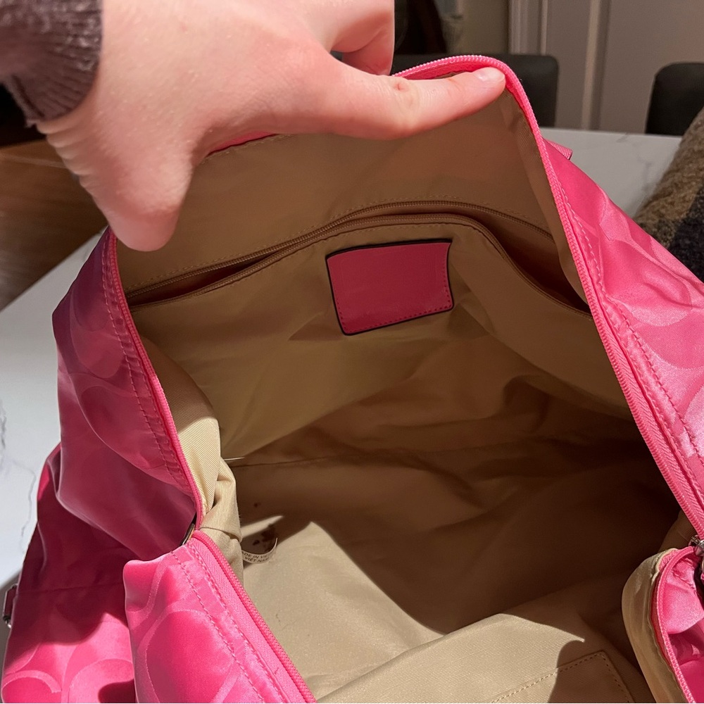 Coach Getaway Pink Signature Nylon Duffle Bag F77469 w/ Strap & Hangtag - Picture 8 of 10